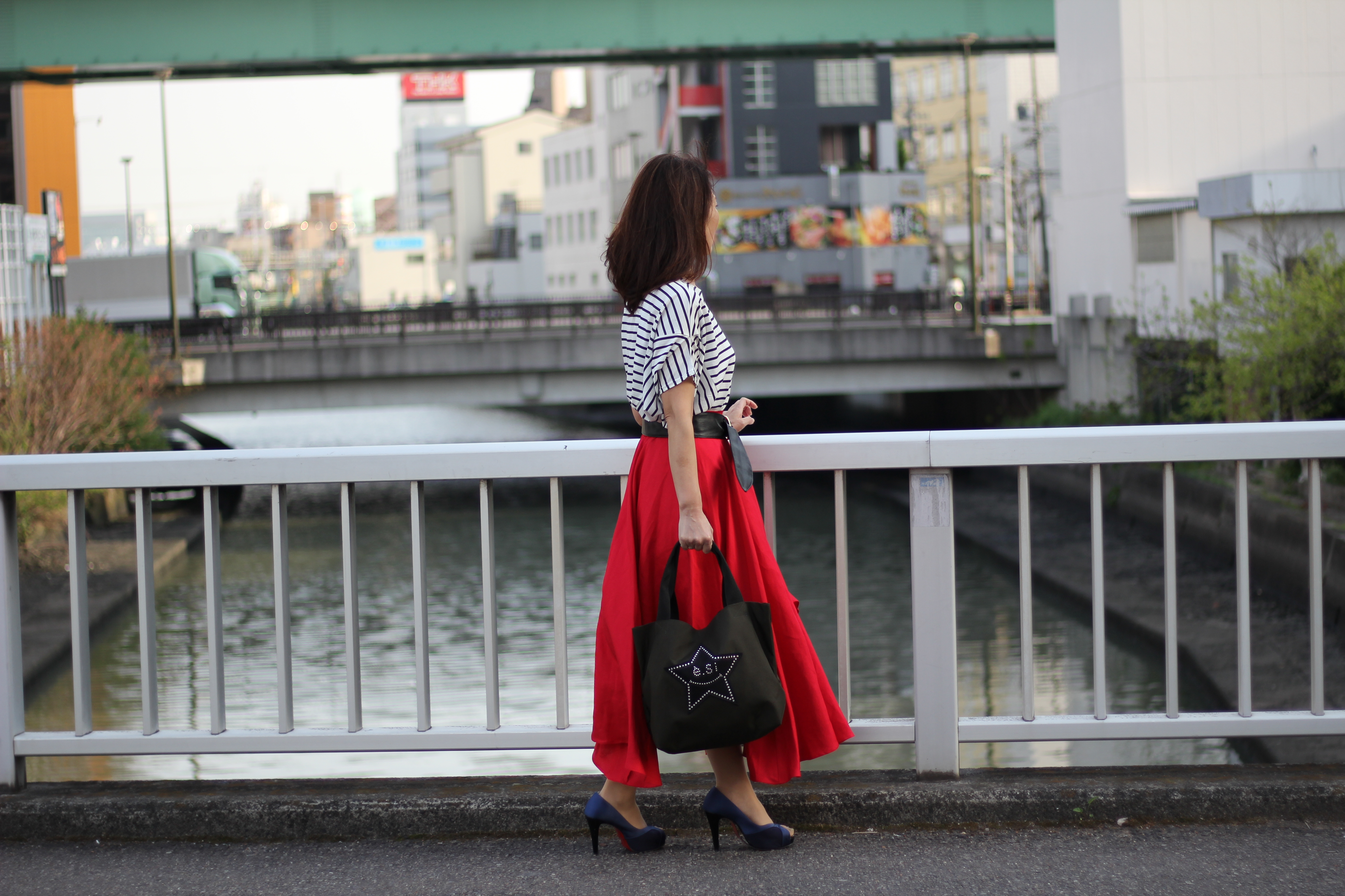 パッと目をひく 赤ロングスカート 婦人服卸 婦人服仕入れ代行なら名古屋のカルム